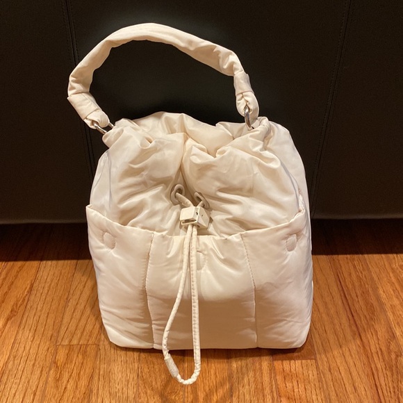 Nylon puffer bag - Picture 2 of 4